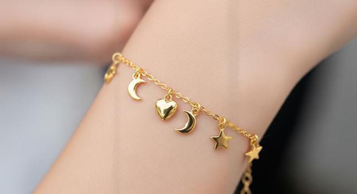 8 Pilihan Gelang Emas Rantai yang Ringan untuk Kegiatan Sosial yang Tetap Terlihat Rapi dan Elegan