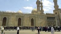 Universitas Al Azhar di Kairo, Mesir, dikenal sebagai salah satu tempat belajar Islam terkemuka di dunia. (AFP)