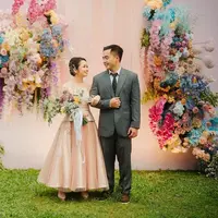 Kebahagiaan menyelimuti artis Gritte Agatha. Setelah sebelumnya dilamar sang kekasih di mobil, Gritte  membagikan momen lamaran. Sekitar 11 tahun Gritte dan Arif Hidayat pacaran, tidak lama lagi, keduanya akan mengikat janji suci dalam sebuah pernikahan. [Instagram/gritteagathaa]