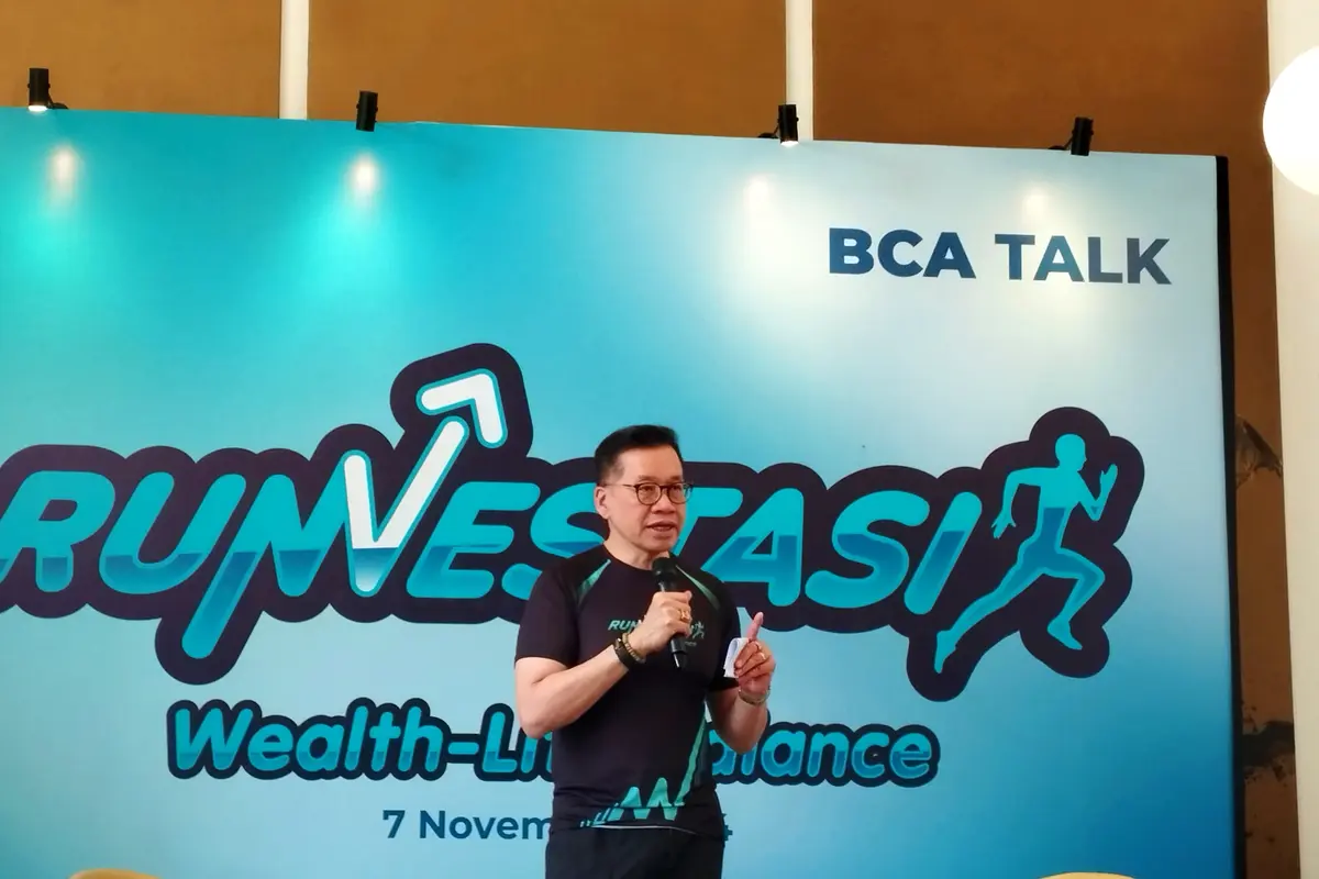 Direktur BCA, Haryanto Budiman saat memberikan kata sambutan di konferensi pers Runvestasi di Jakarta pada Kamis (07/11/2024)