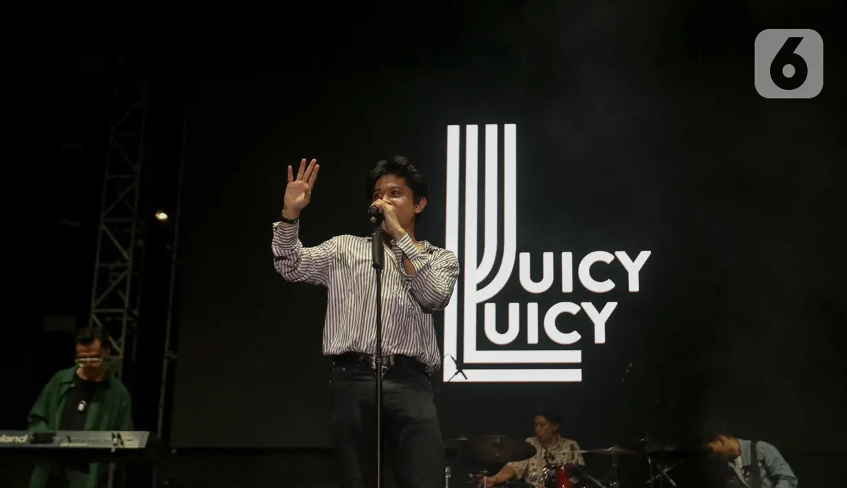 Lagu Mawar Jingga bercerita tentang hubungan sepasang manusia yang berbeda keyakinan agama. (Liputan6.com/Herman Zakharia)