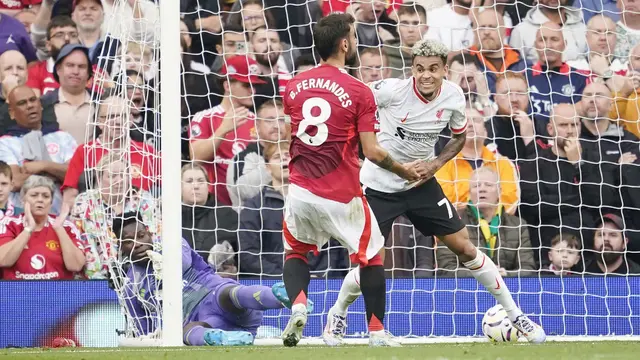 Foto: Momen MU Babak Belur Dihajar Liverpool di Liga Inggris, Fans Setan Merah Pulang Duluan