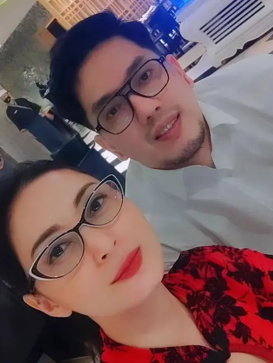 <p>"Berawal dari 29 Januari 2023 Lalu... kita memilih 11 Mei 2023, Dari kupanggil kamu nama lalu... Kupanggil kamu Du 💓," tulis Della Puspita. [Instagram/dellapuspita00]</p>