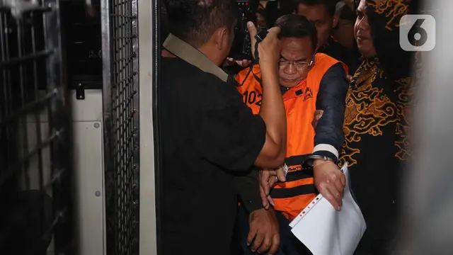 Terjaring OTT Terkait Korupsi Pengisian Jabatan Perangkat Desa, Bupati Pati Sudewo Ditahan KPK