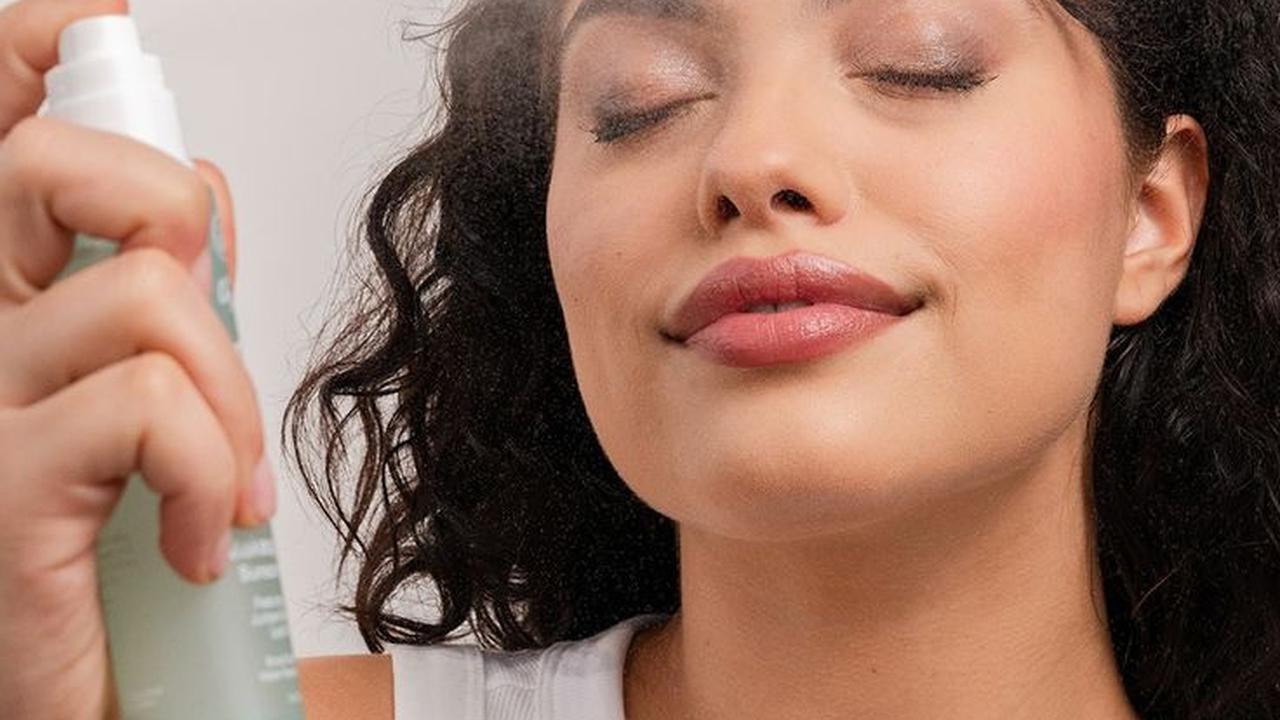 6 Tips Makeup Sederhana Tapi Elegan untuk Wisuda yang Bikin Tampil Stunning!