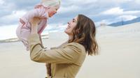 Ilustrasi Anak dan Ibu Credit: unsplash.com/Wesley