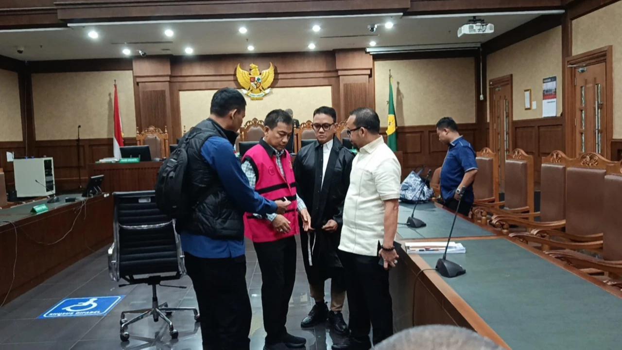 Kasus Tambang Nikel, Eks Ketua Ombudsman Hery Susanto Didakwa Terima Suap Rp4,8 Miliar