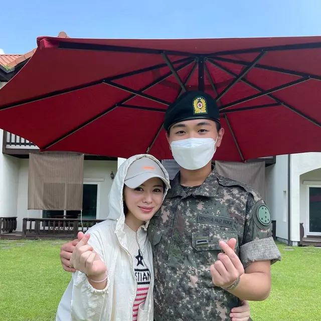 Potret 6 Artis Pakai Hoodie Sebagai Pengganti Jilbab, Ada yang Dikira Lepas Hijab