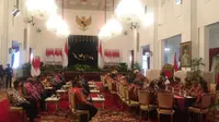 Presiden Joko Widodo atau Jokowi menerima 61 tokoh dari Papua dan Papua Barat di Istana Negara, Jakarta, Selasa (10/9/2019) siang. (Liputan6.com/Lizsa Egeham)