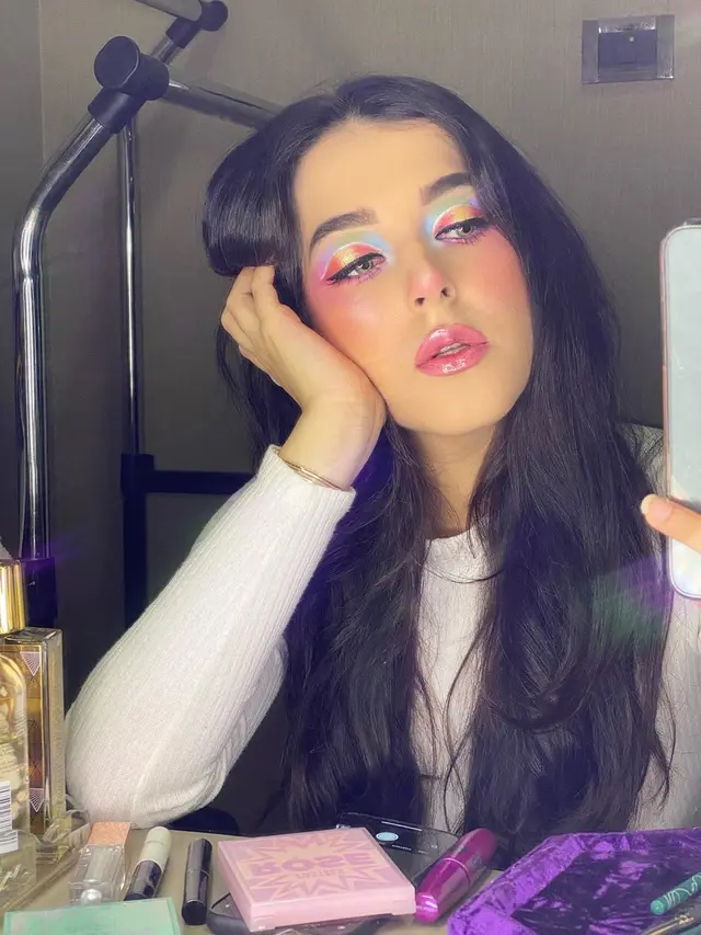 6 Potret Tasya Farasya Dengan Riasan Makeup Unik, Curi Perhatian