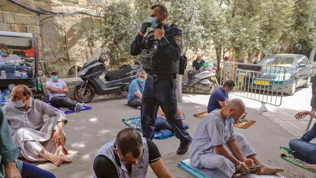 Ramadan, Pasukan Israel Jaga Jemaah Palestina Salat
