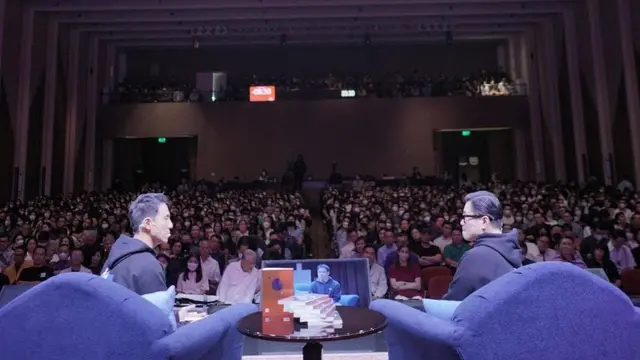 Pastor Juan Mogi dan Daniel Mananta