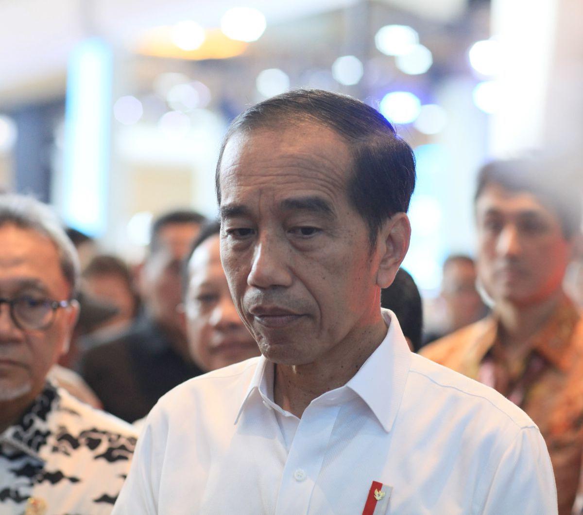 Terkait hal ini, Jokowi hanya menjawab bahwa silaturahmi dengan tokoh bangsa baik dilakukan.