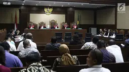 Suasana sidang lanjutan kasus PLTU Riau-1 dengan terdakwa Johannes Budisutrisno Kotjo di Pengadilan Tipikor Jakarta, Kamis (11/10). Hari ini terdakwa Johannes Budisutrisno Kotjo menjalani persidangan pemeriksaan saksi. (Liputan6.com/Herman Zakharia)