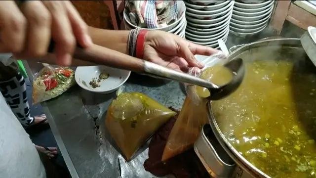 Sensasi Ayam Bakar dalam Soto Bok Ijo, Kuliner yang Digandrungi Pemudik Sejak 1969