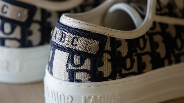 Dior Perkenalkan Sneakers Custom bertajuk Walk 'n' Dior