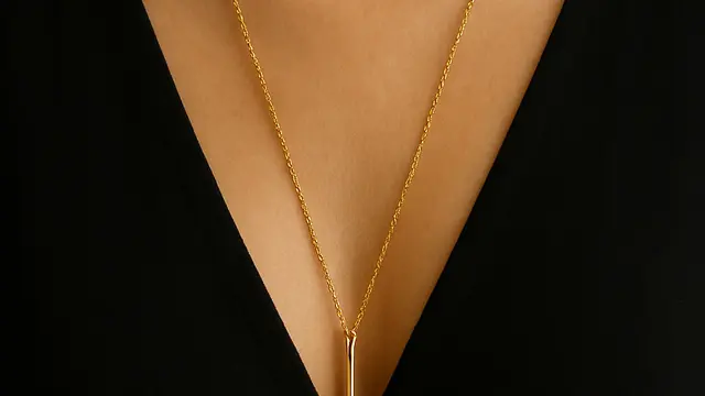 Ilustrasi Kalung Emas Panjang/ AI