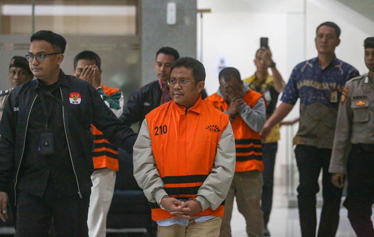 KPK Resmi Menahan Bupati Lombok Barat