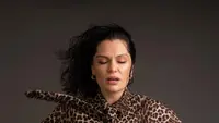 Bebas dari Kanker, Jessie J Menangis Berjam-jam