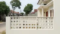 10 Warna dan Motif Pagar Roster yang Membuat Rumah Terlihat Lebih Luas