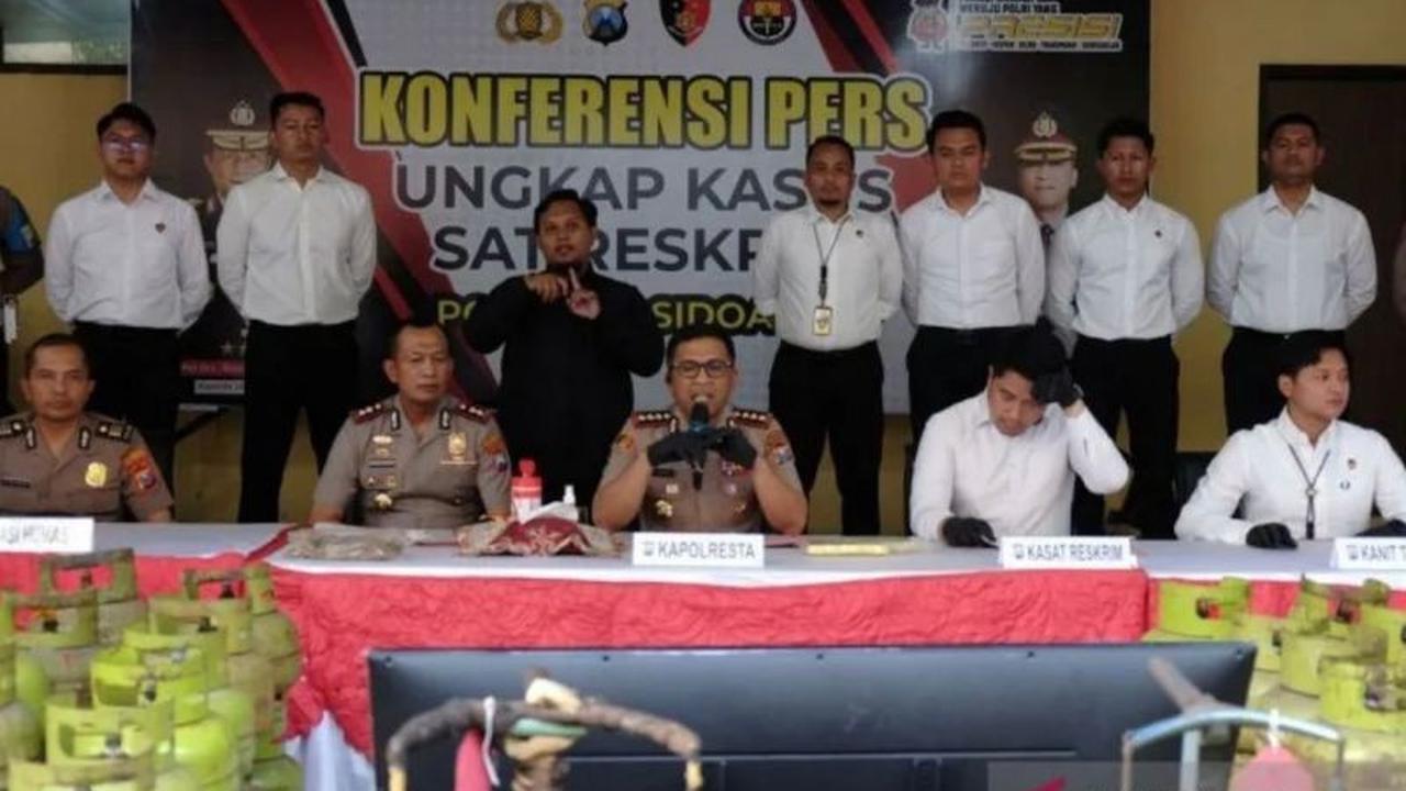 Polresta Sidoarjo Tangkap Dua Pengoplos LPG, Untung Puluhan Juta Rupiah