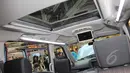 Desain interior New Nissan Serena 2015 saat dipamerkan di kawasan Pondok Indah, Jakarta, Jumat (13/3/2015). (Liputan6.com/Helmi Afandi)