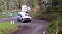 Aksi Drift Land Rover Bermesin BMW M3