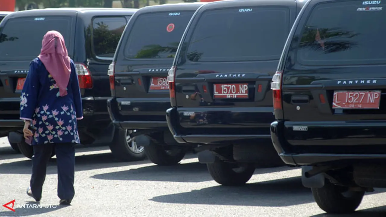 mobil-dinas-dilarang-mudik130803c.jpg