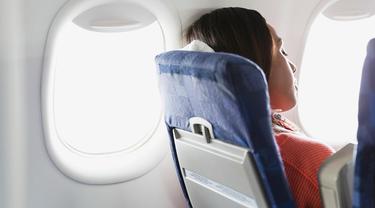 Intip 11 Cara untuk Tidur Nyenyak di Pesawat
