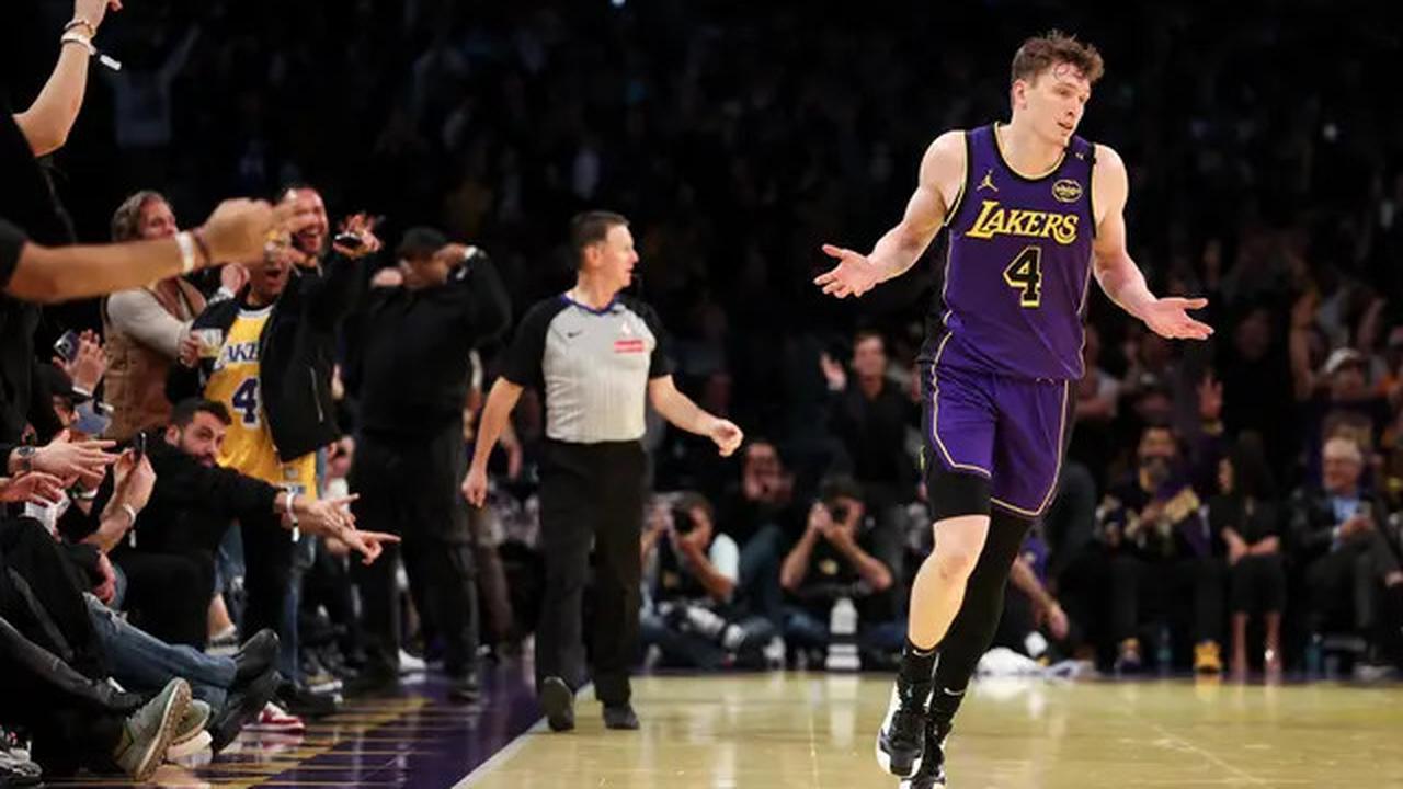 NBA: Lakers Datangkan Mark Williams, Korbankan Dalton Knecht