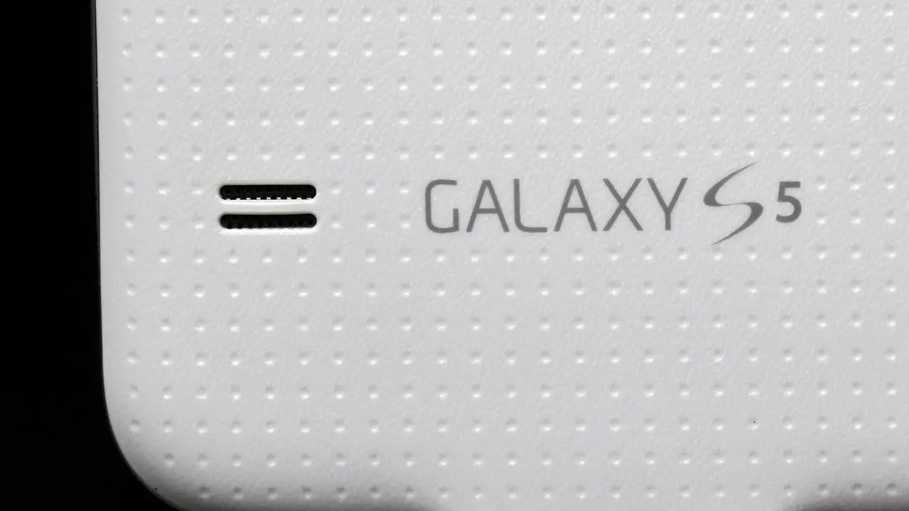 Galaxy S5 Versi Premium Dibanderol US$ 880?