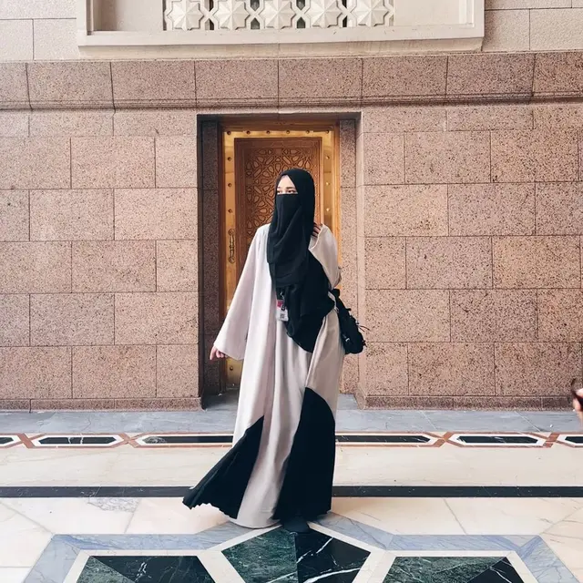 6 Potret Michelle Ziudith Jalani Umrah, Penampilan Pakai Cadar Bikin Pangling