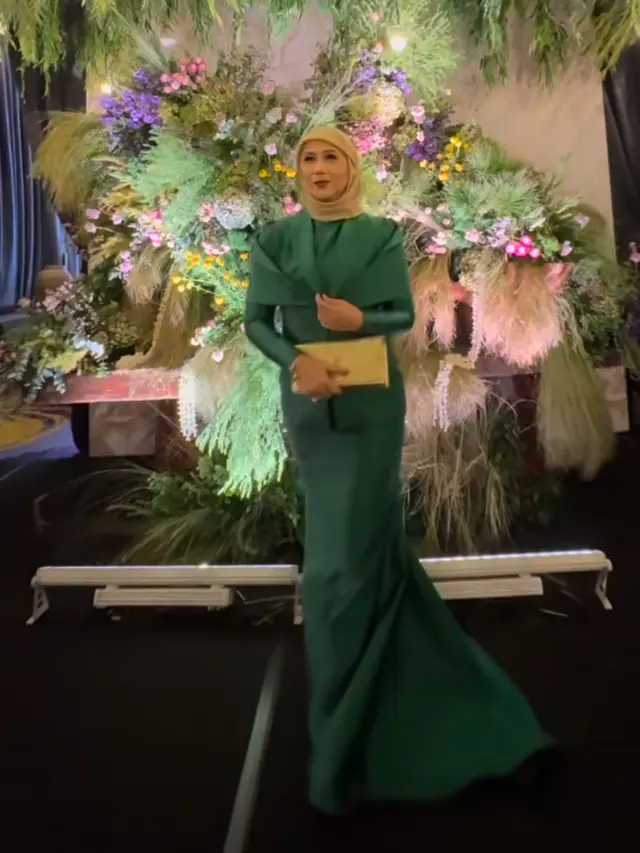 Marini Zumarnis saat Hadir Pernikahan Aaliyah Massaid dan Thariq Halilintar.