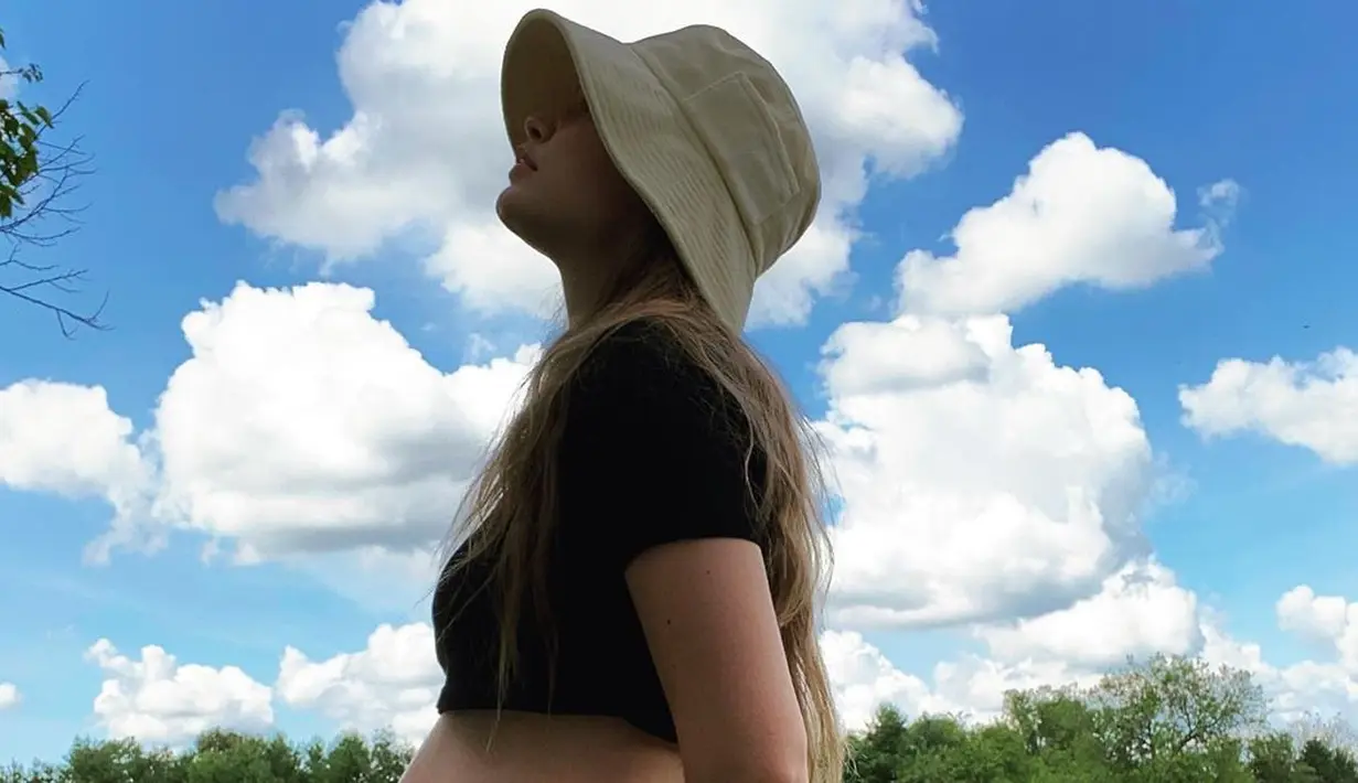 Bukan hanya Zayn, namun Gigi pun mengungkap rasa bahagianya di akun Instagram. Gigi menuliskan bahwa anaknya sudah hadir di sisi bumi ini dan sudah mengubah dunianya. (Instagram/gigihadid)