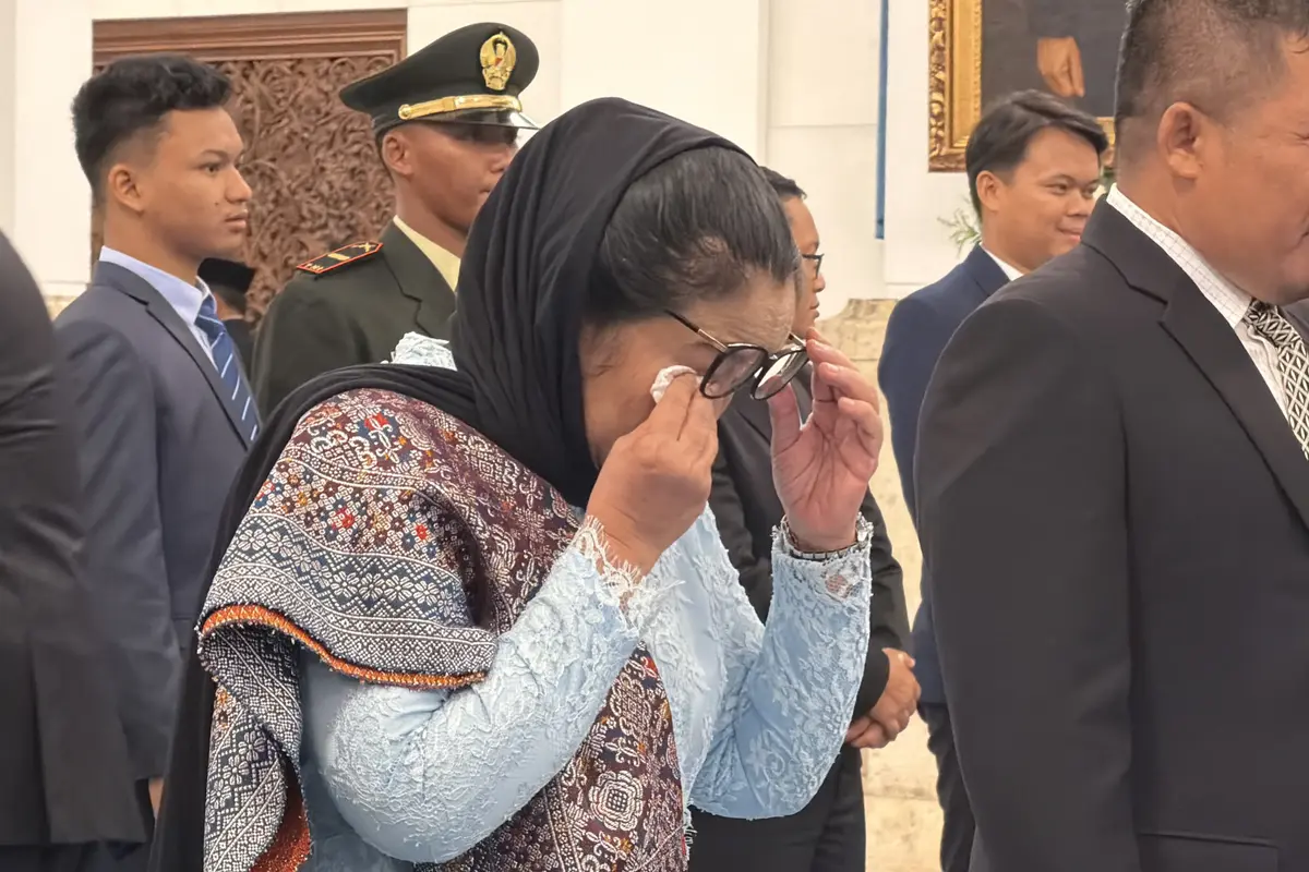 Nanik S Deyang menangis terharu usai dilantik Presiden Prabowo Subianto menjadi Kepala BGN.