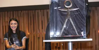 Amanda Rawles, kembali terlihat dalam perfilman Indonesia. Bermain dalam film Jailangkung, aktris ini menceritakan sifat penakut yang dimilikinya selama ini. Ia juga membayangkan situasi dalam lokasi syuting tersebut. (Nurwahyunan/Bintang.com)