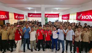 Astra Honda Motor (AHM) bersama PT Daya Adicipta Motora (DAM) menggelar program edukatif Astra Honda Dream Cup Goes to School di SMK Negeri 4 Tasimalaya, Sabtu (23/5/2026). (Dok. AHM)