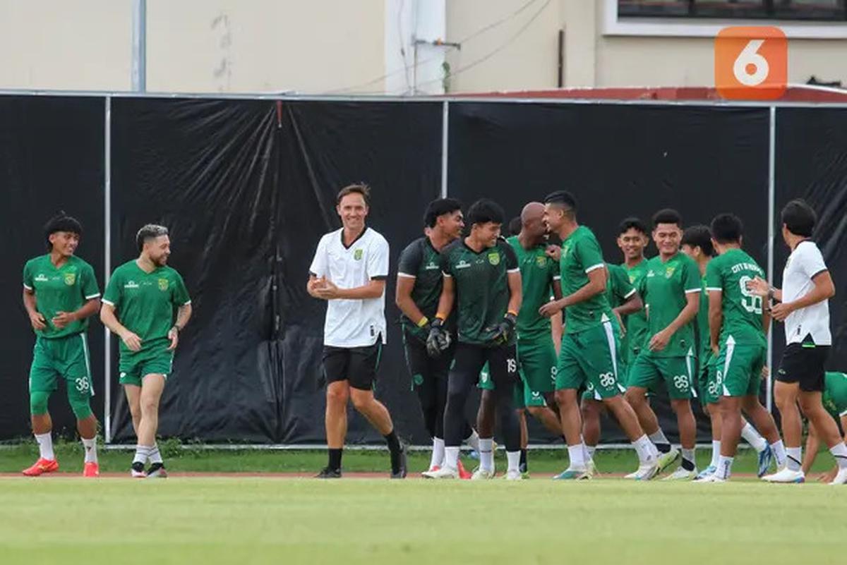 Paul Munster Bawa Persebaya ke Papan Atas, Kontraknya Bakal Diperpanjang?