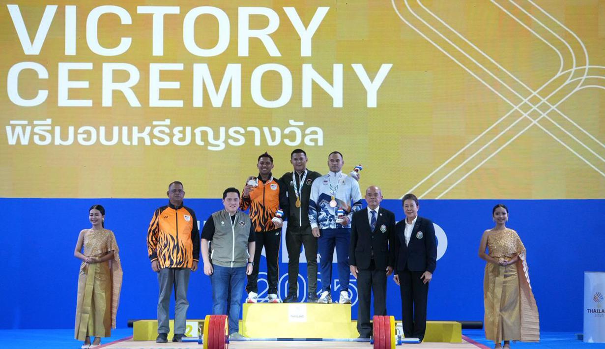 Bertanding di Chonburi Sports School, Chonburi, hari Senin (15/12/2025), Rizki Juniansyah tampil di kelas 79kg Putra atau naik 6kg lebih berat ketimbang saat meraih medali emas Olimpiade 2024. (Dok Kemenpora RI)