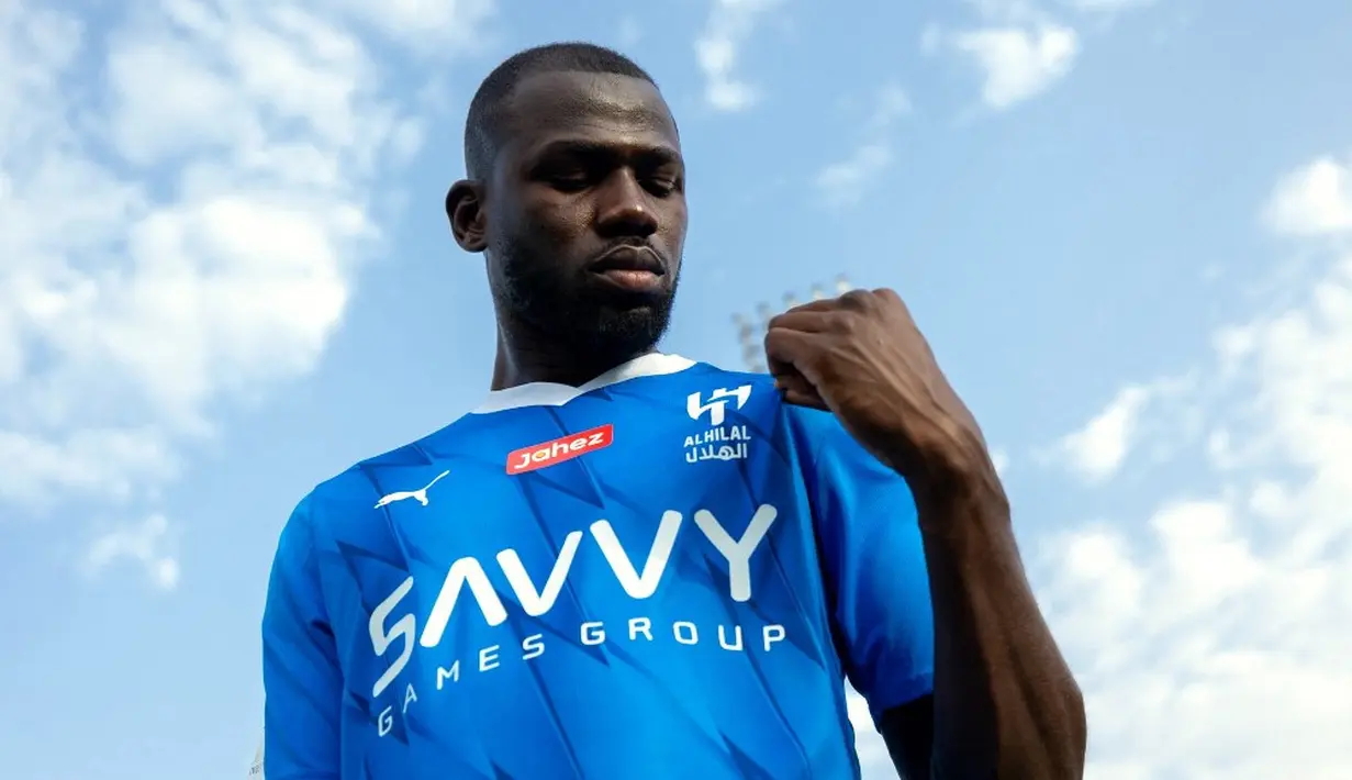 <p>Kalidou Koulibaly jadi pemain top terbaru yang gabung ke Liga Arab Saudi. Koulibaly baru saja direkrut Al Hilal. (Saudi Pro League/AFP)</p>