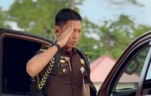 ⁠Gagah dan Ganteng, Pengawal Petinggi Kejaksaan Siaga Pistol di Pinggang