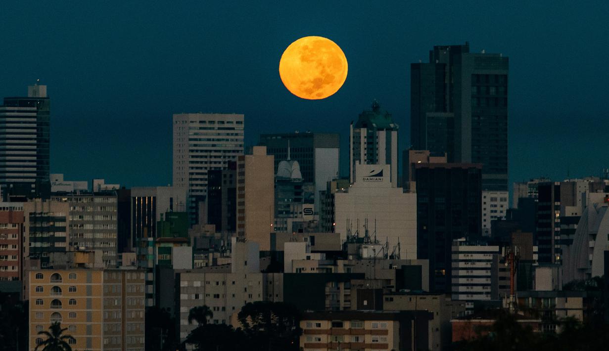 fenomena supermoon di malaysia