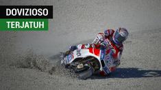 Berita video momen yang terjadi setelah Andrea Dovizioso terjatuh di MotoGP Valencia dan tentunya gagal meraih gelar juara dunia musim 2017.