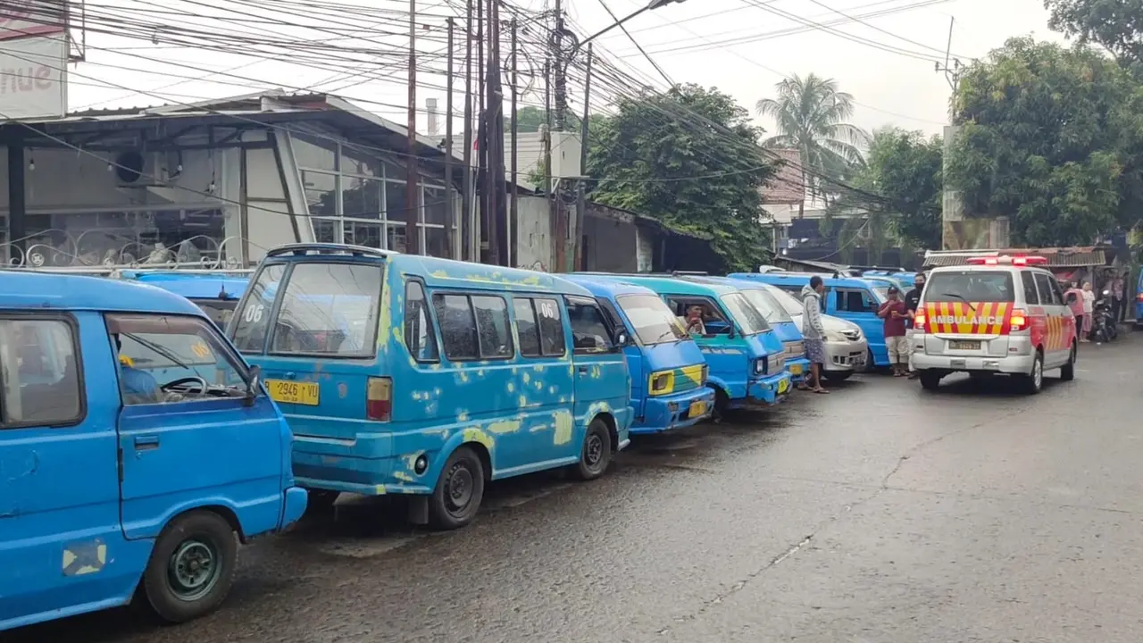 Pemkot Depok menetapkan kenaikan tarif baru angkot