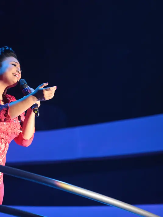 Iis Dahlia pun juga mengatakan bahwa ekspresinya biasa saya. Sedangkan dari bunda Rita meminta Arin untuk lebih melantangkan powernya. (Adrian Putra/Bintang.com)