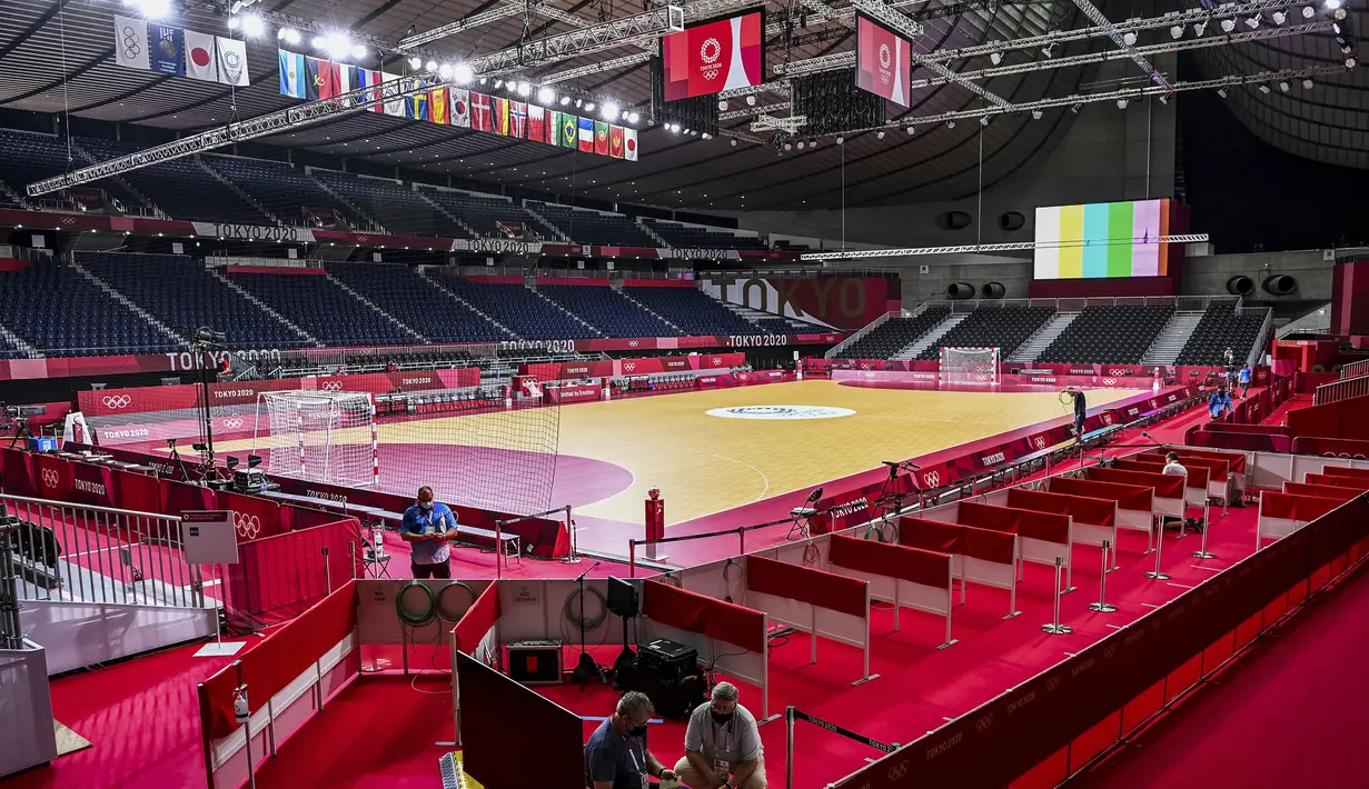 Stadion Nasional Yoyogi dibangun untuk menggelar kompetisi olahraga air dan bola basket untuk Olimpiade Tokyo 1964. Pada Olimpiade Tokyo 2020 tempat ini akan digunakan untuk cabang olah raga bola tangan, bulu tangkis, dan wheelchair rugby. (Foto: AFP/Martin Bernetti)