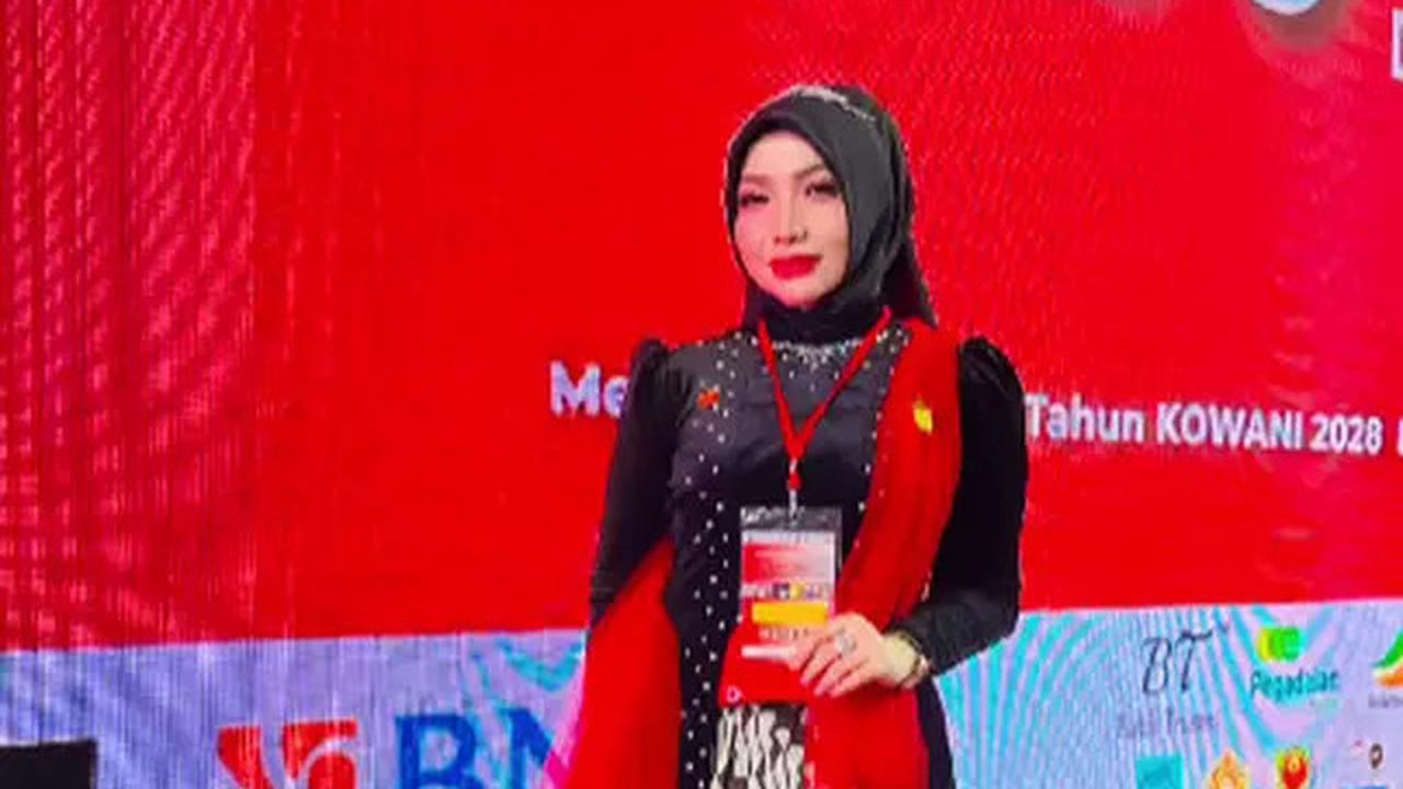 5 Inspirasi Model Clutch ala Roro Fitria, Cocok Dipadukan dengan Kebaya