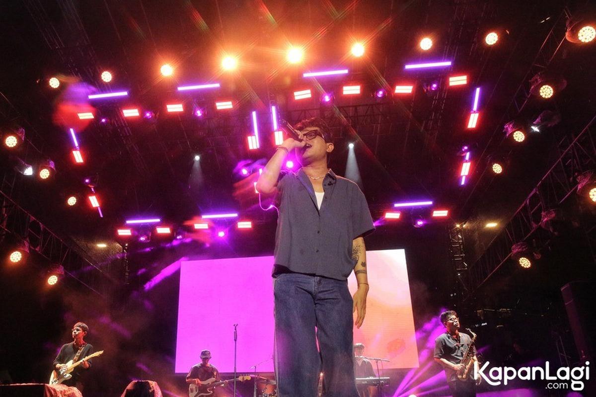 10 Potret Juicy Luicy Bikin Baper Puluhan Ribu Penonton di KapanLagi Buka Bareng BRI Festival 2025, Suaranya Adem Banget