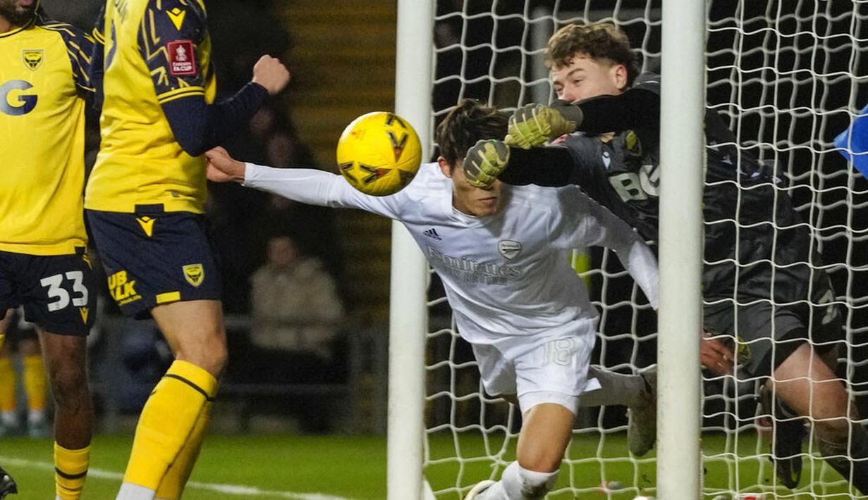 Kemenangan ini membuat Arsenal melaju ke putaran keempat atau fase 32 besar. Sesuai dengan hasil undian, Arsenal akan berjumpa Manchester City. (AP Photo/Frank Augstein)
