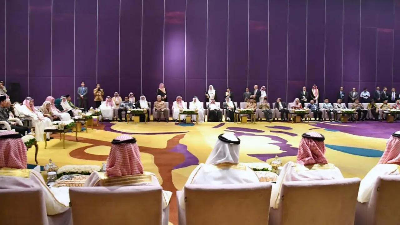 Raja Salman bertemu tokoh agama